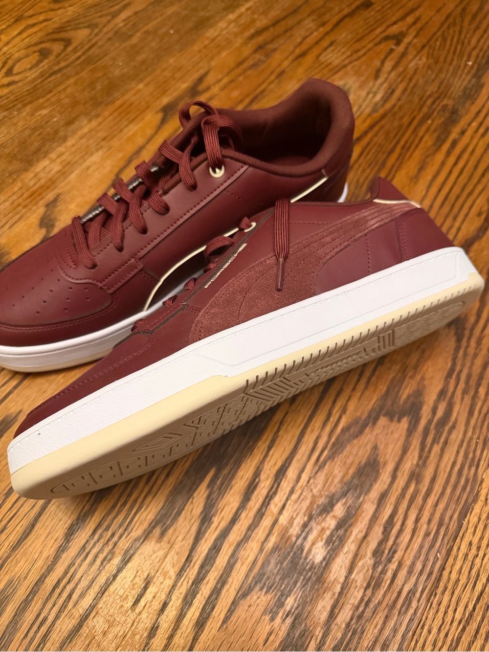 Puma Men’s Burgundy Low-Top Sneakers - Picture 4 of 7